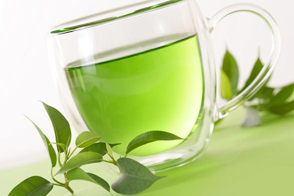 ثمان أسباب لتفضّل شرب الشّاي الأخضر
